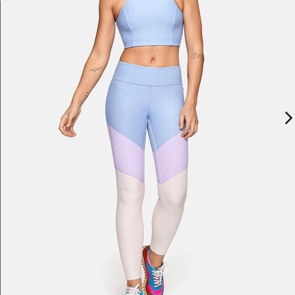 OUTDOOR VOICES “Springs Legging” - Size: Medium